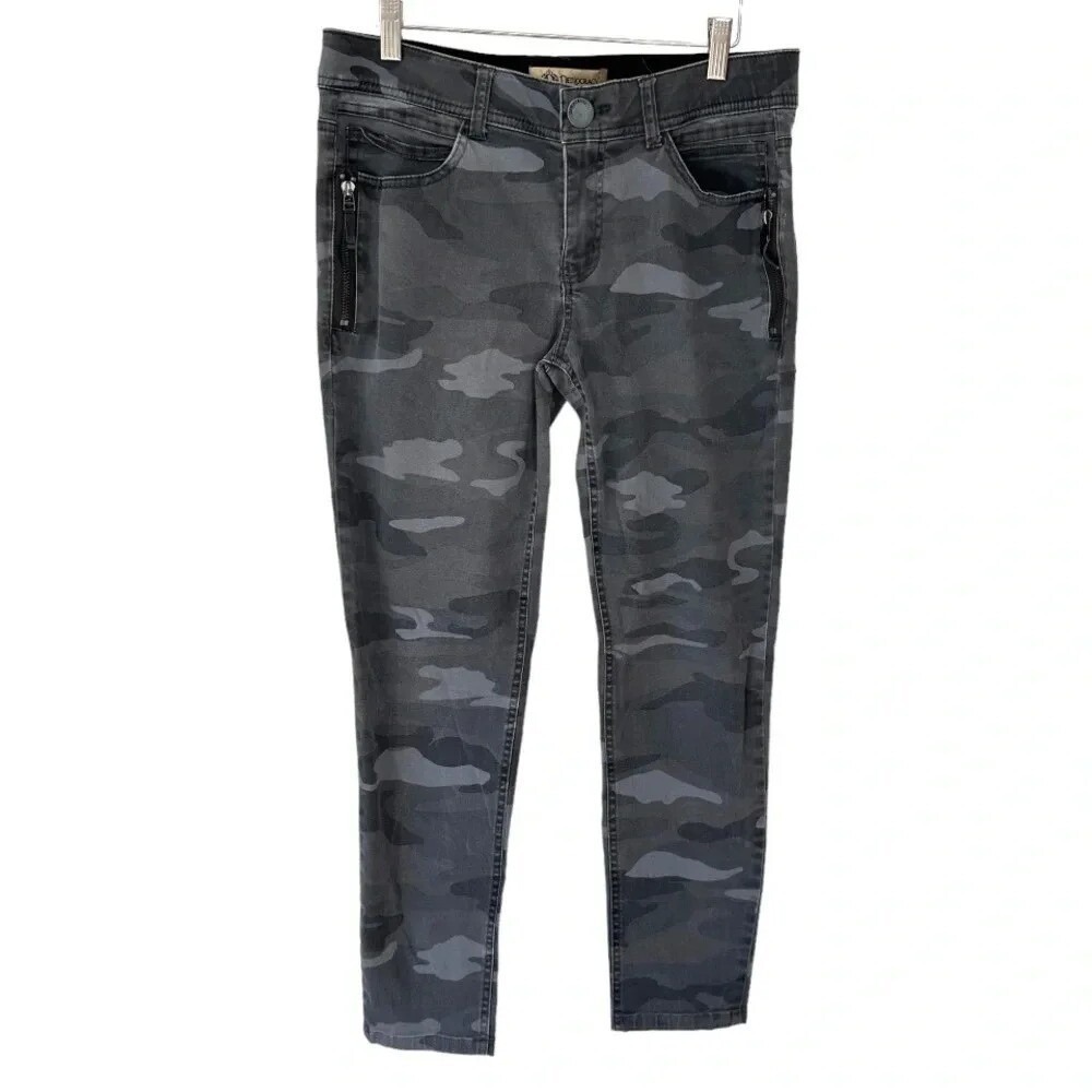 Democracy 8 Camo Print Skinny Jeans Gray Zipper Accent Casual‎ Everyday Style